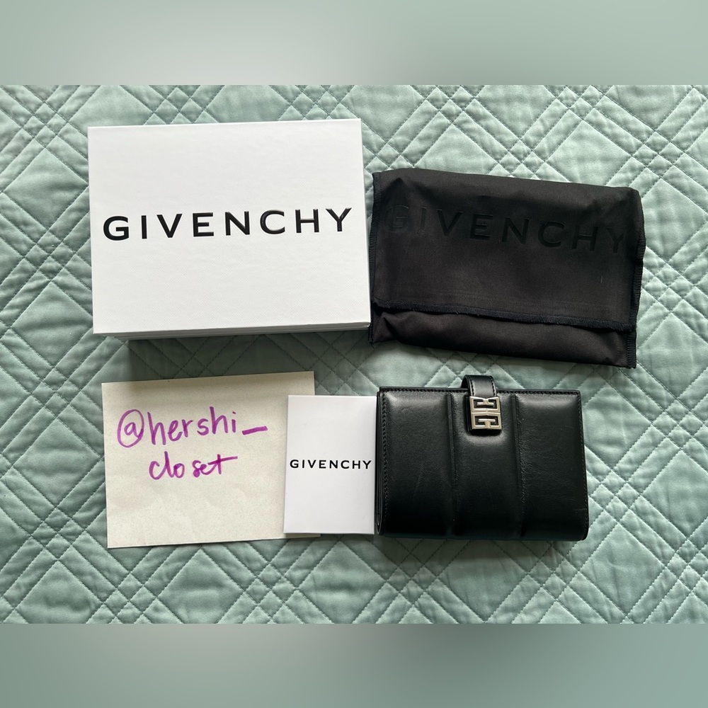 Authentic Givenchy 4G Logo Wallet Compact Bifold Snap Black Leather Silver